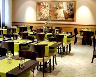 Logis Hôtel Restaurant du Midi - Rodez Centre - Rodez - Restaurang