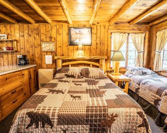 Colorado Bear Creek Cabins - Evergreen - Bedroom