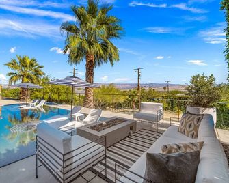 On The Rocks - Renovated Palm Springs Home - Palm Springs - Piscina