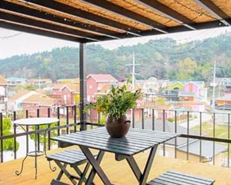 The Ann Pension - Gyeongju - Balcón