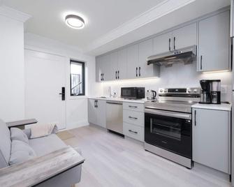 Cozy Vancouver Kerrisdale Suite Mins To Yvr/Ubc - Vancouver - Kitchen