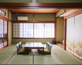 5Min to the sea & station! Comfortable hideaway with a dedicated BBQ area. - Itō - Dining room