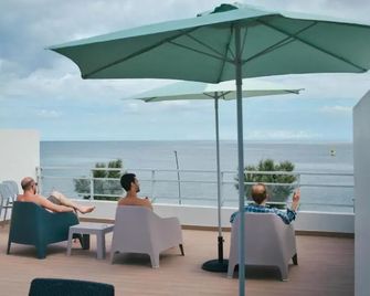 Hostel Azorazul - Pool & Suite - פונטה דלגאדה - מרפסת