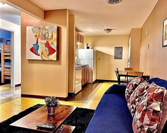 Stay Pittsburgh Hostel - Pittsburgh - Living room