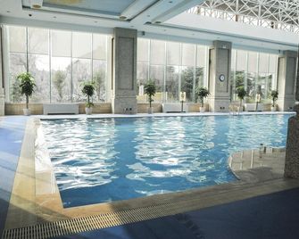 Paradise Resort - שי-אן - בריכה