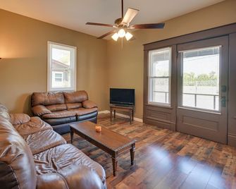 Hopkinsville Home: Walk to Downtown! - Hopkinsville - Sala de estar