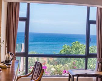 Sanya Luyi Sea View Hotel - Sanya - Balcony
