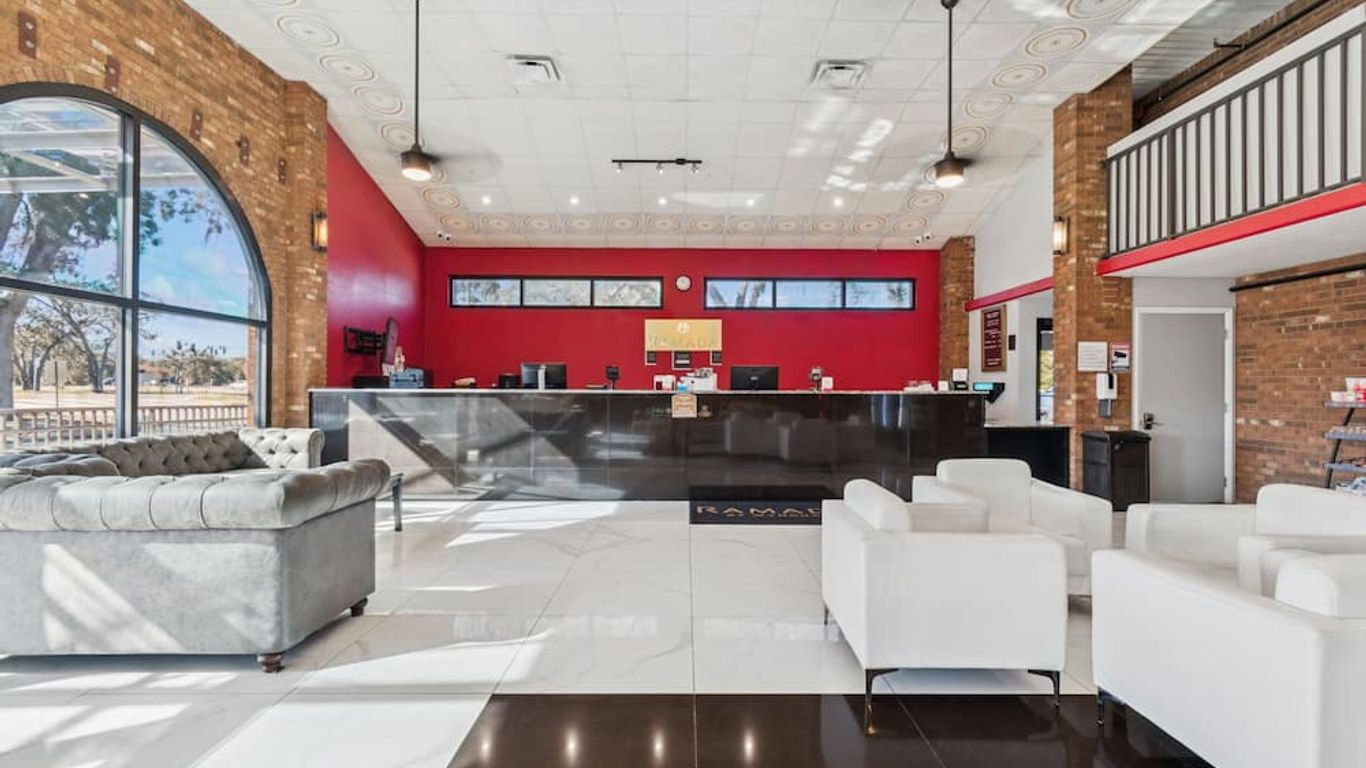 Ramada by Wyndham Temple Terrace/Tampa North