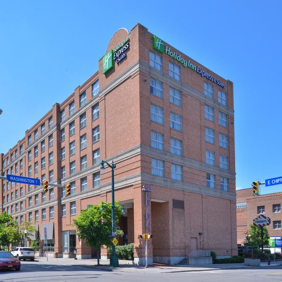 Building view of Holiday Inn Express & Suites Buffalo Downtown