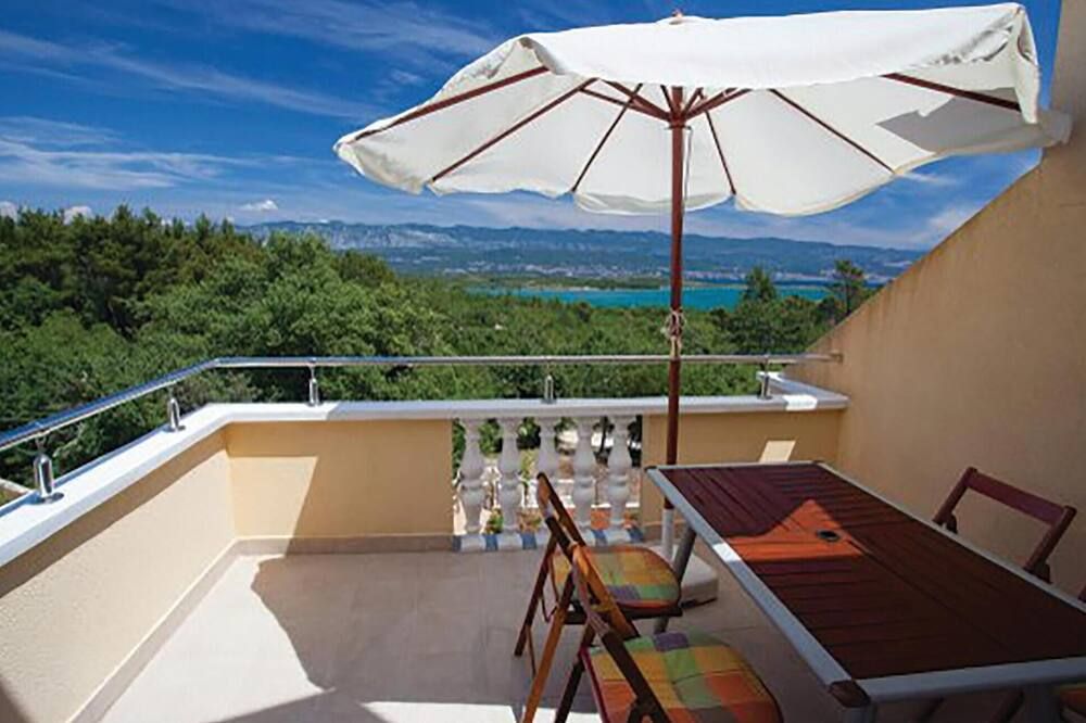 Nice Apartment In Malinska - Malinska - Varanda