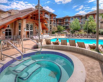 Skye at Waterscapes by KVR - Kelowna - Piscina