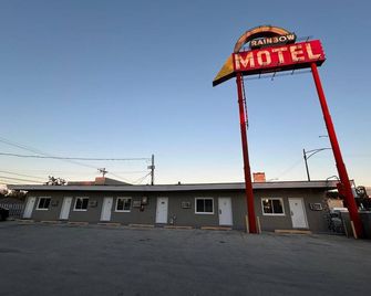 Rainbow Motel - Summit - Budova