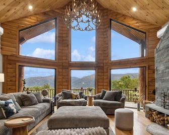 Snow Nirvana - Hunter - Living room