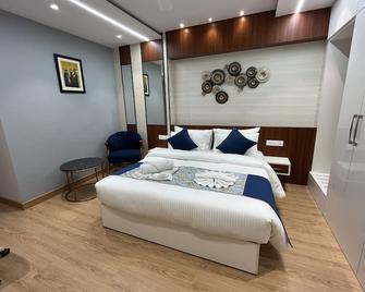 Hotel The Landmark - Chhatarpur - Bedroom