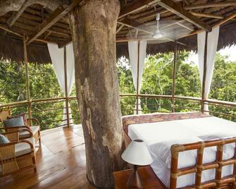 Treehouse Lodge - Nauta - Balcony