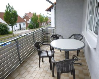 Anton Schuler - Niedenstein - Balkon