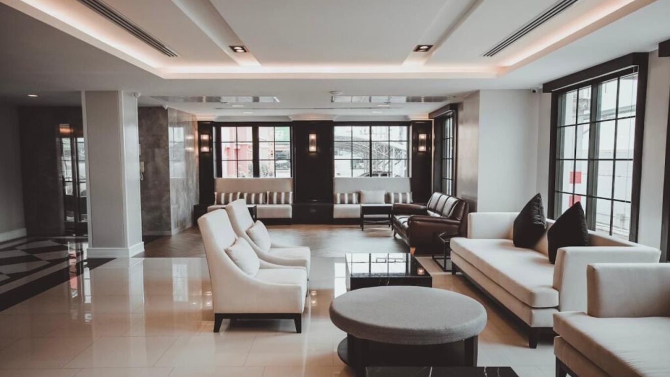 Ava Hotel