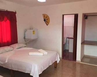 Hostal Don Pepe - Playa Larga - Habitación