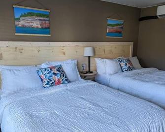 The Greenland Motel - Room No. 8 - Munising - Schlafzimmer