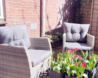 DomCity Apt Near Amsterdam Bikes Included One mile to City Centre - Ουτρέχτη - Βεράντα