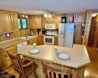 Welcome to The Lazy Loon! - available second space and reliable WiFi and AC too! - Cook - Kitchen