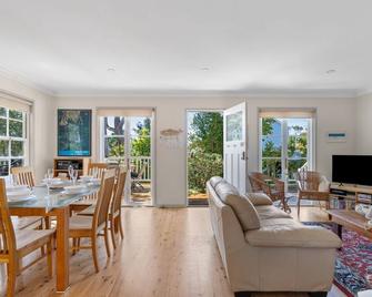 Whalers Retreat - Hyams Beach 3BR cottage - Hyams Beach