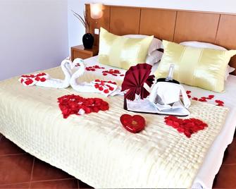Hotel Santa Cruz - Torres Vedras - Bedroom