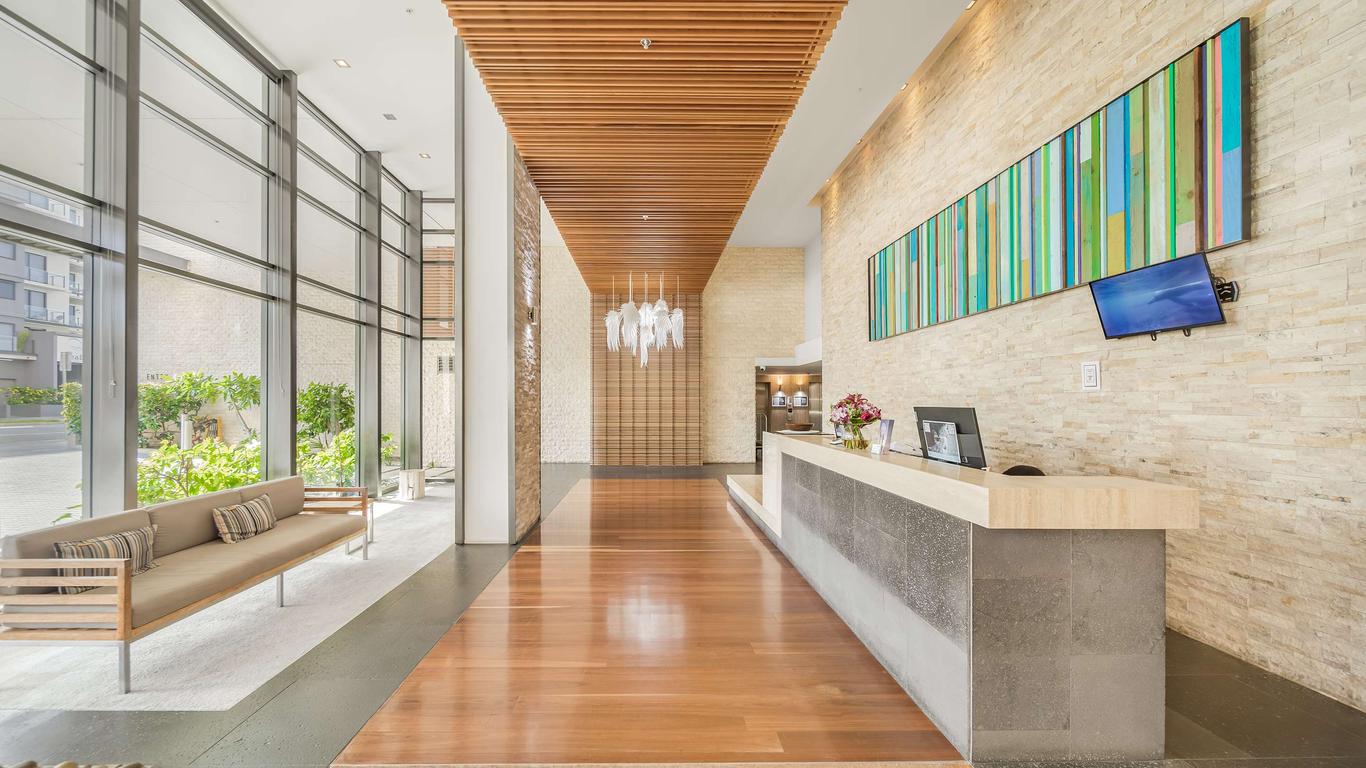 Oaks Redcliffe Mon Komo Suites