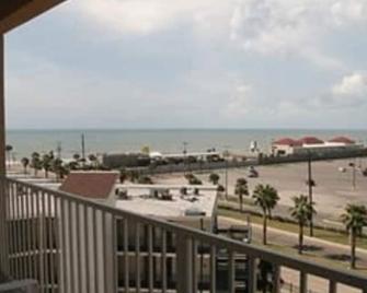 Hampton Inn & Suites Galveston - Galveston - Parveke