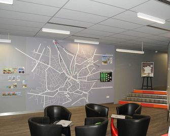 ibis Styles Chambéry Centre Gare - Chambéry - Bina
