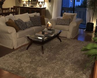 Playa Del Rey Condo 2+2, Walk to beach, close to Shopping, Restaurants, LAX - Los Angeles - Living room