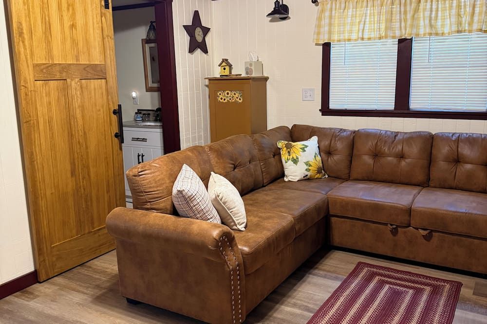 Country Cabin 3 - Chestnut