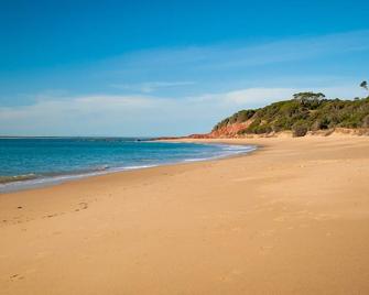 A Perfect Ten - Cowes - Beach