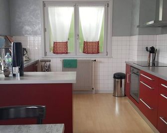 Grand appartement de 4 Chambres moderne et lumineux, entièrement meublé - Belfort - Küche