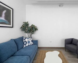 Comfy Modern Apt W/Parking & Generator @ Manati - Manatí - Sala de estar