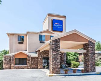 Baymont by Wyndham Newark at University of Delaware - Newark - Building