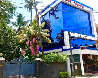 Pleasant Inn - Kochi - Κτίριο