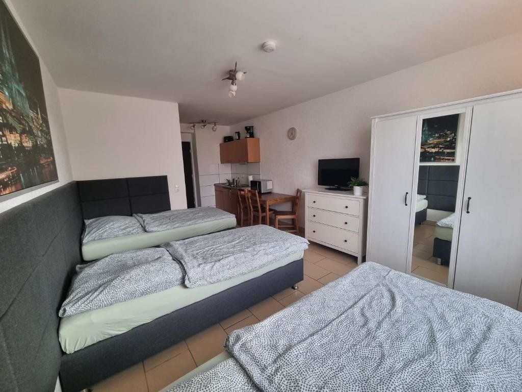 Workers-Sleep-Station - קלן - חדר שינה