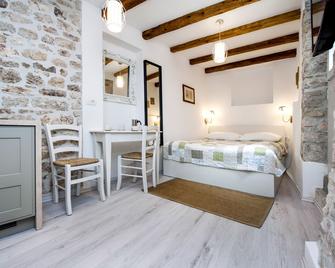 Apartment And Studio Ca' 3 Vie - Rovinj - Slaapkamer