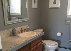 Portsmouth Apartment- Perfect Vacation! - Portsmouth - Bathroom