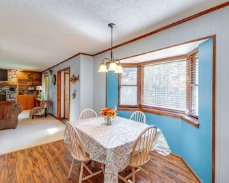 Fairfield Bay Getaway Less Than 10 Mi to Boating and Hiking - Fairfield Bay - Restaurant