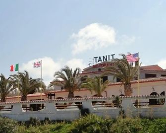 Tanit Hotel Ristorante Museo - Carbonia - Edificio