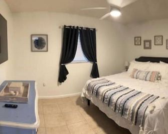 Lovely 1 bedroom unit with pool - Sebring - Camera da letto