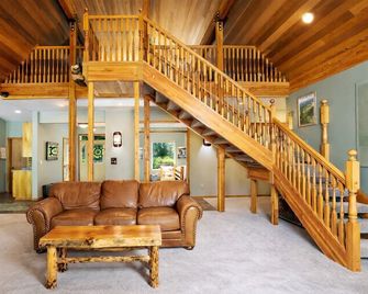 Riffle River Lodge by Nw Comfy Cabins - Leavenworth - Olohuone