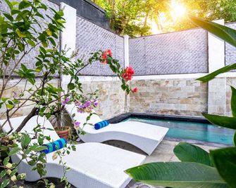 Tír na nÓg Beachfront Resort - Mataram
