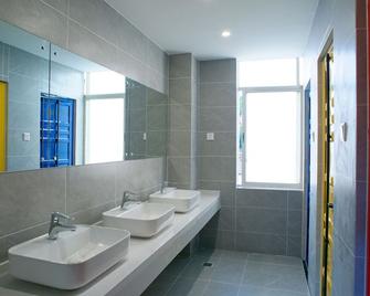 Kunming Cloudland International Youth Hostel - Kunming - Bathroom