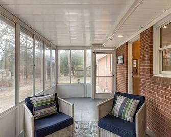 Brady's Tuition - Garner - Lobby