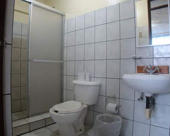 Hotel La Guaria Inn & Suites - Alajuela