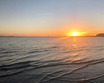 Louisa Cottage - Weymouth - Beach