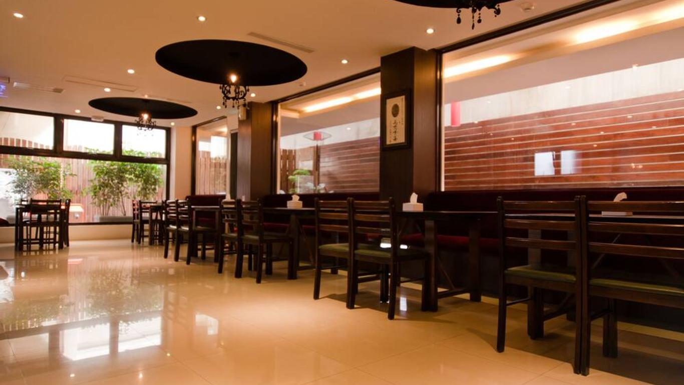 East Town 26 Hotel